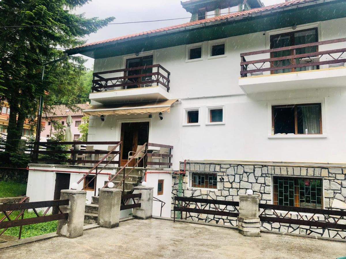 Pensiune & Restaurant Kalinder Buşteni Buitenkant foto
