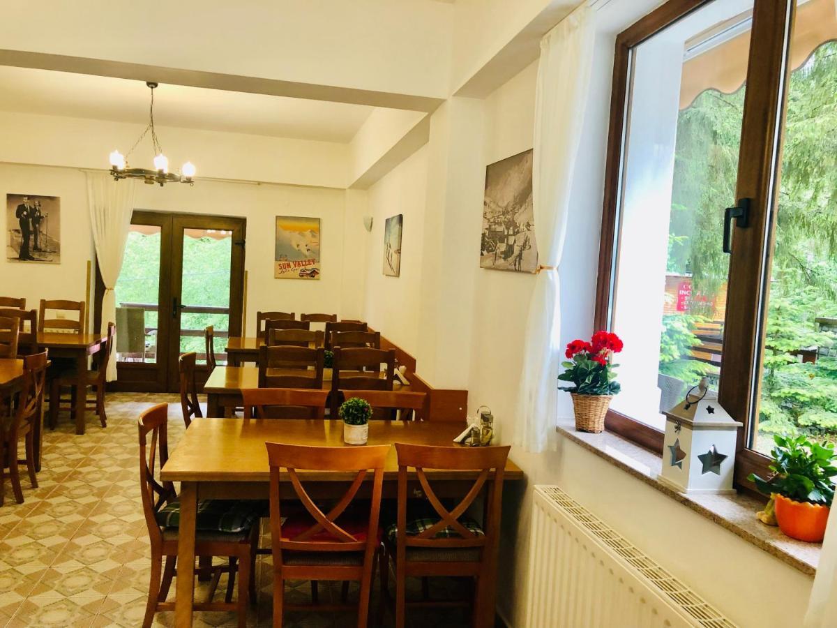 Pensiune & Restaurant Kalinder Buşteni Buitenkant foto