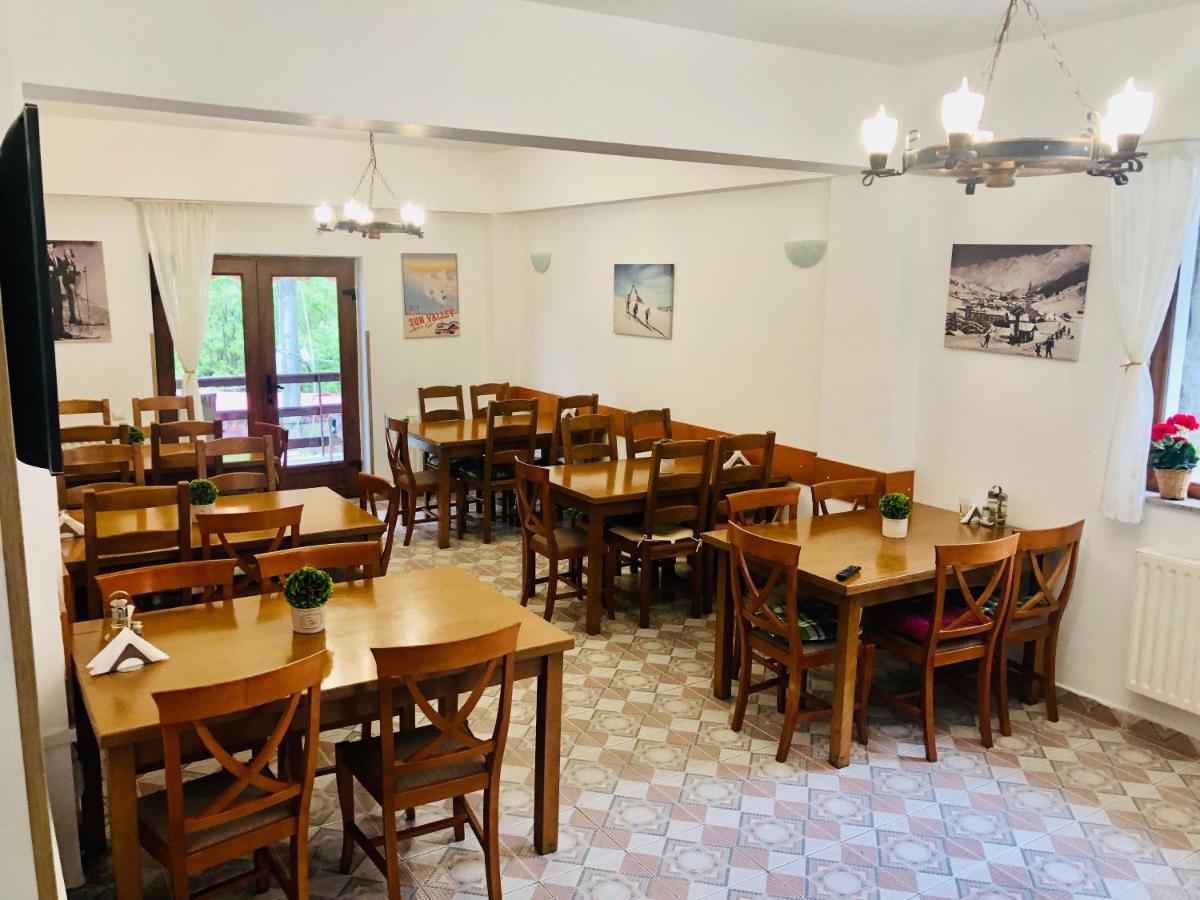 Pensiune & Restaurant Kalinder Buşteni Buitenkant foto